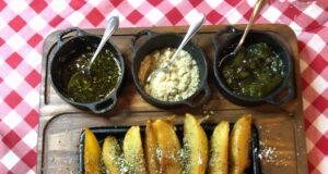La Trattoria Di Evandro Comiotto: reproduzindo o espírito de alegria La Trattoria de Evandro - Caxias do Sul