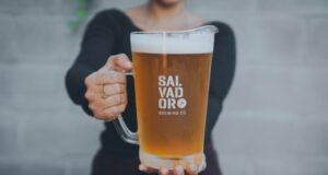 Salvador Brewing Co.: 170 rótulos coloridos Salvador Brewing - Caxias do Sul
