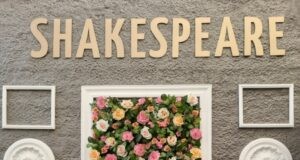 Shakespeare: clássica por dentro e com um lindo jardim florido Shakespeare - Porto Alegre