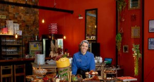 Marina Guedes: com experiência profissional na Europa Marina Guedes - Novo Hamburgo
